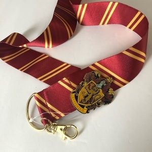 Harry Potter Gryffindor Lanyard And Crest Pin